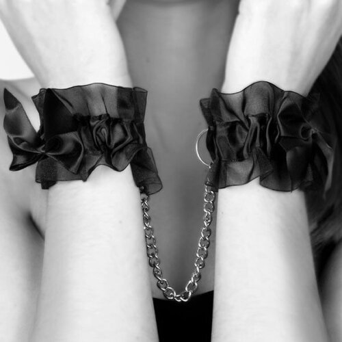 Menottes frou frou organza