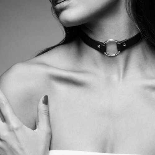 Collier ras de cou noir